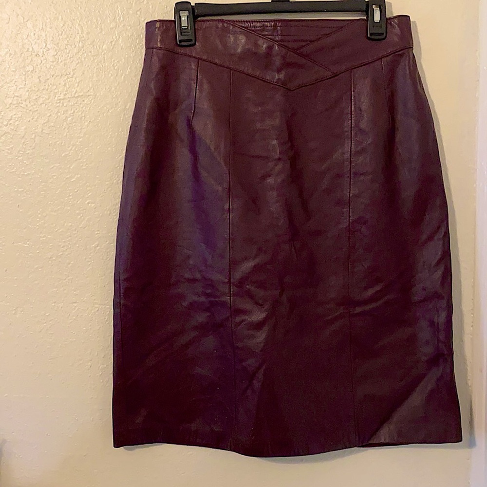 SALE Eggplant leather pencil skirt 🍇